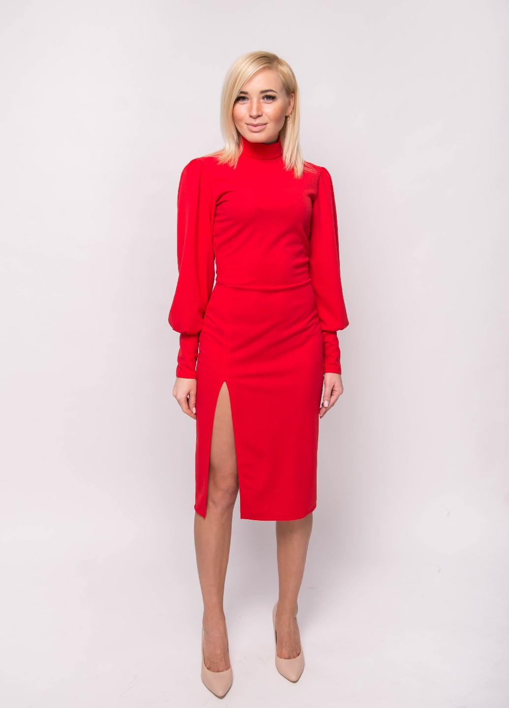 Платье женское с разрезом  красное 02551 купить