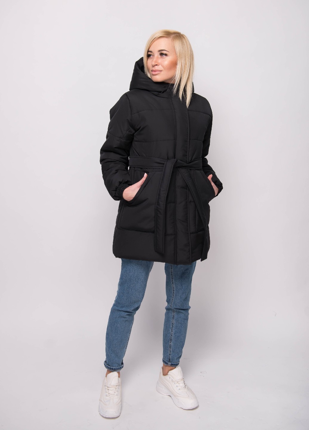 Куртка женская зимняя черная 290/109 фото