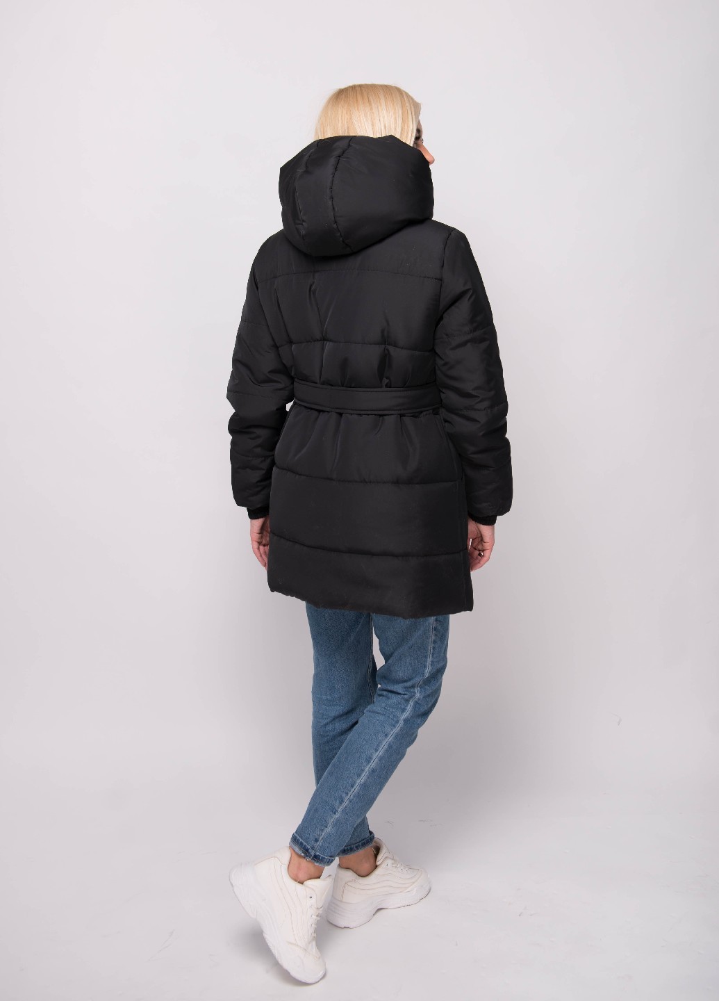Куртка женская зимняя черная 290/109 цена