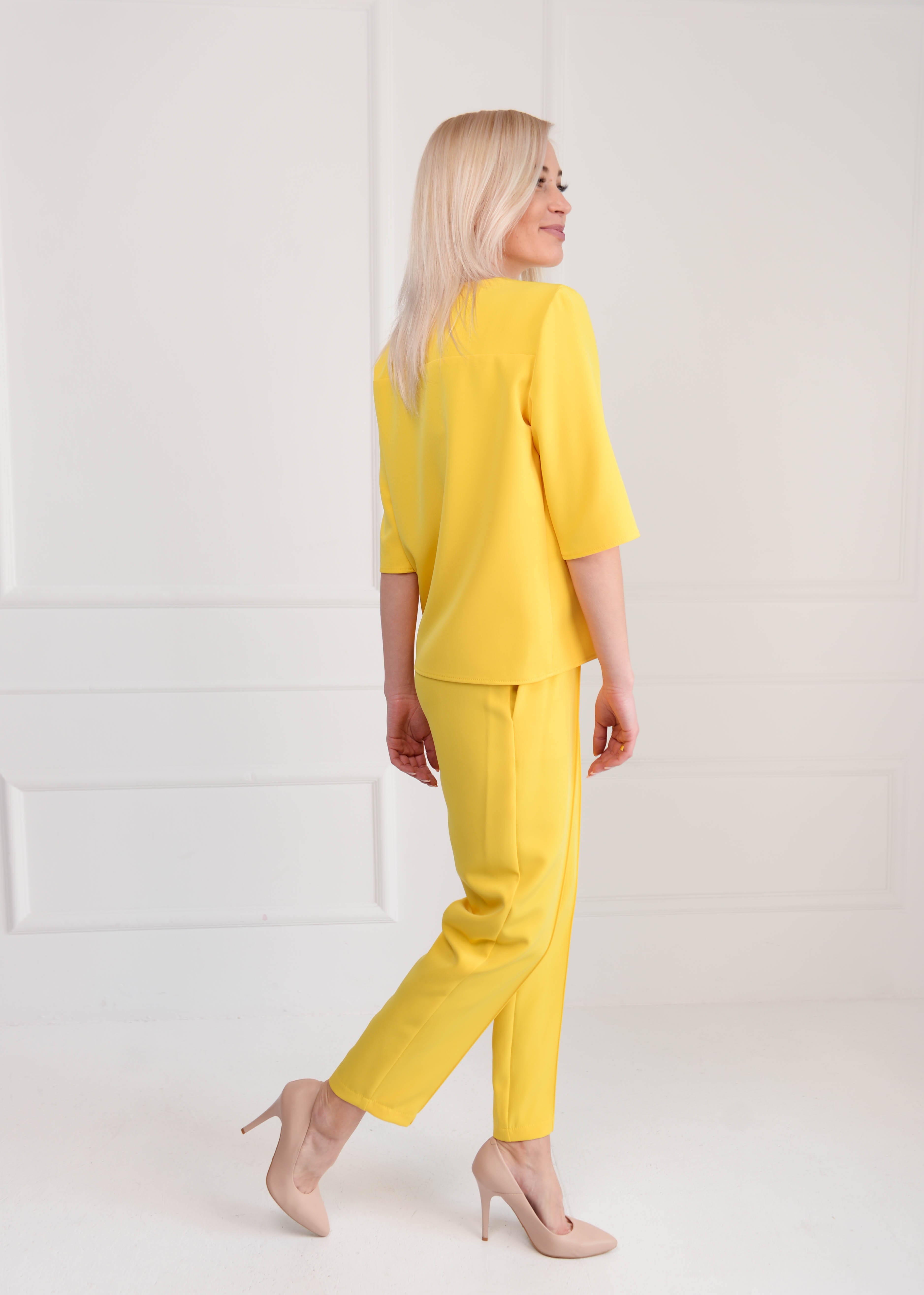 Костюм женский с брюками желтый 02607 цена