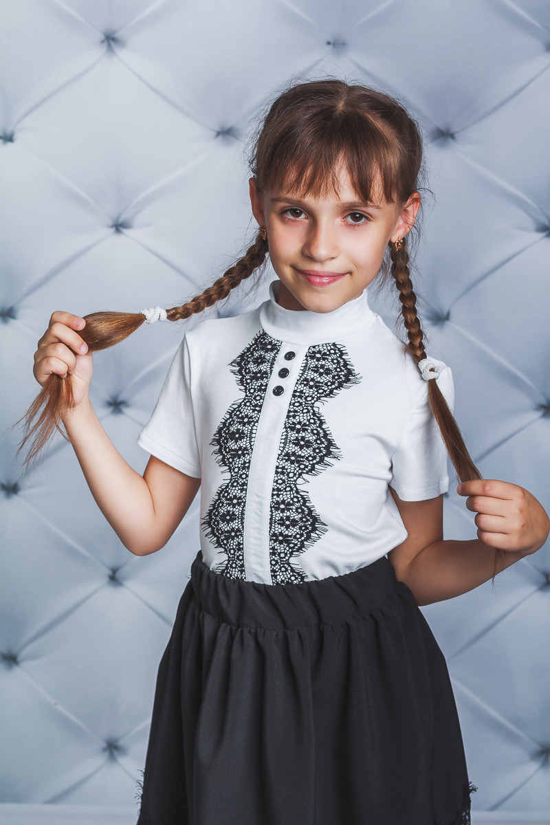 Трикотажная блуза с кружевом для девочки белая 01613 фото