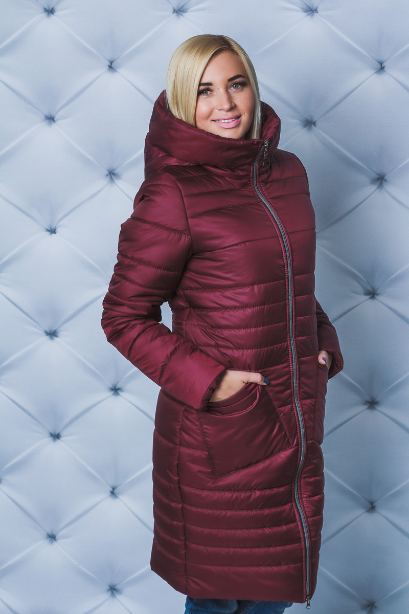 Зимнее женское пальто с капюшоном бордо 197/10 цена