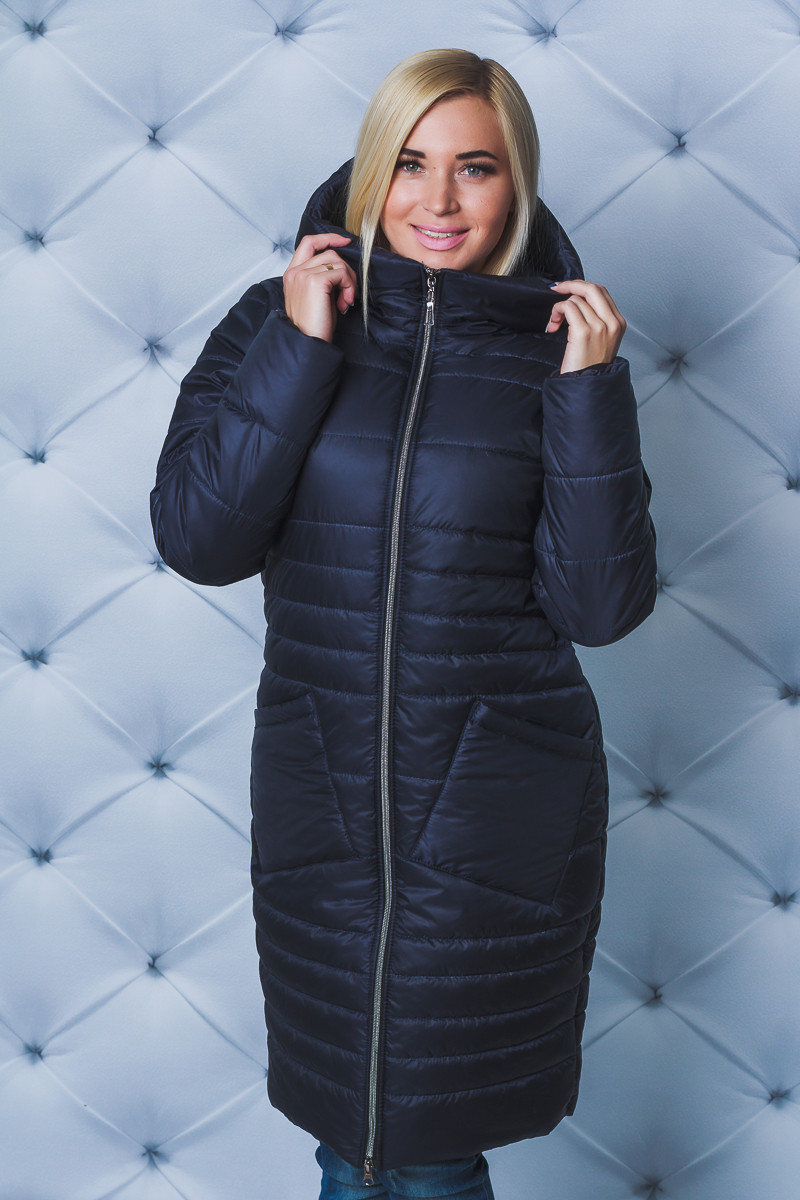 Зимнее женское пальто с капюшоном т-синее 197/12 цена