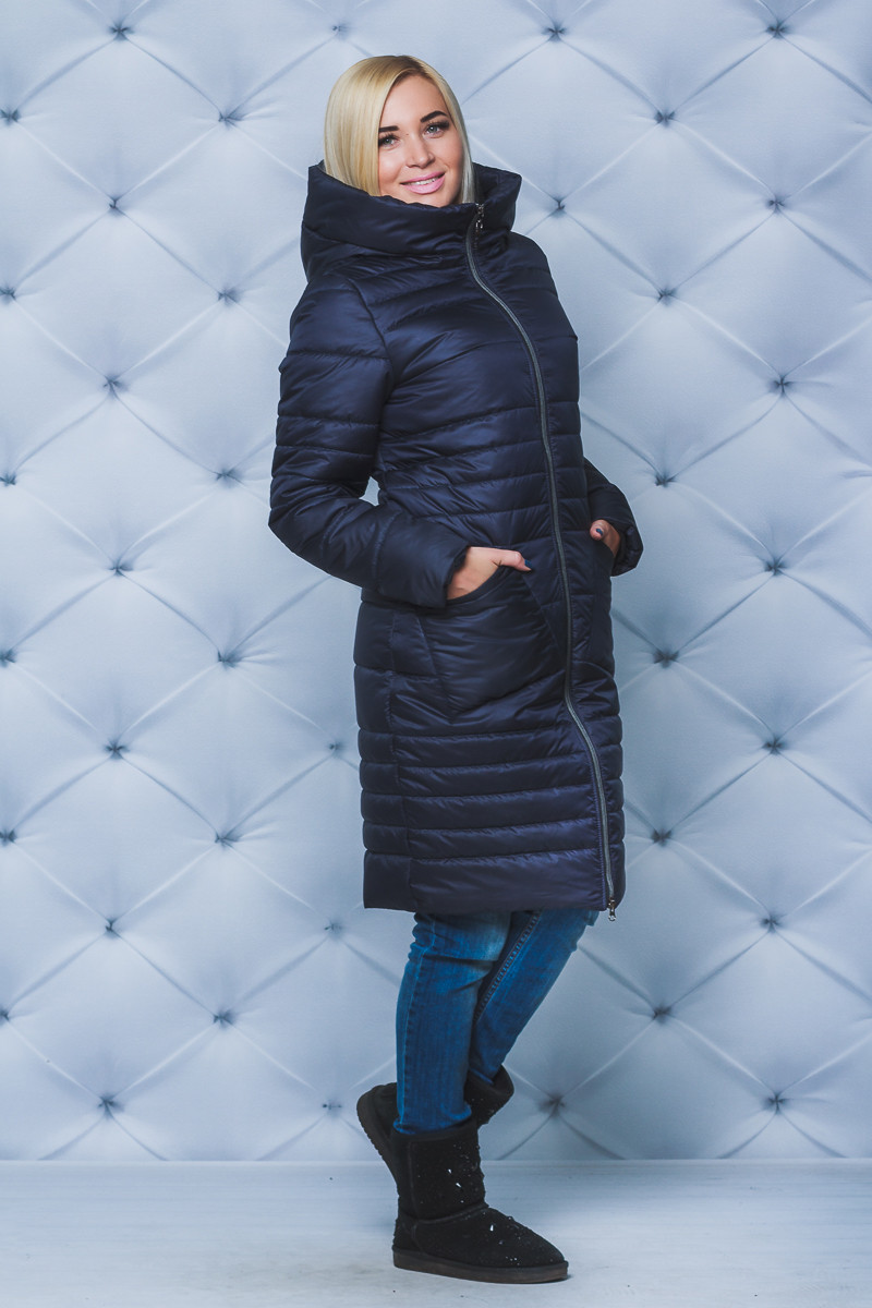 Зимнее женское пальто с капюшоном т-синее 197/12 в интернет-магазине